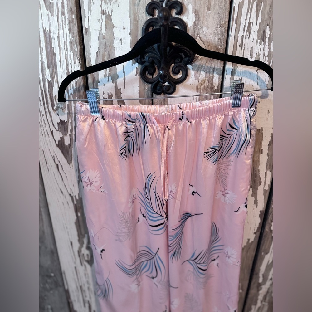 Ekouaer Crane Pajama Set Size Small Light Pink Silk Satin - Picture 8 of 10